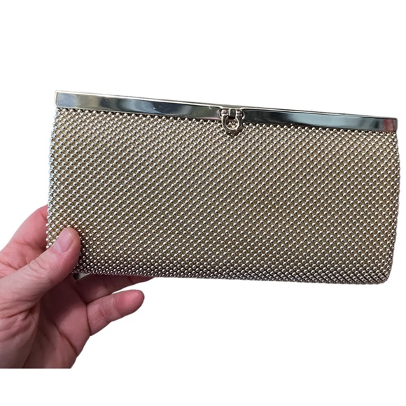 Gold Mesh Evening Bag Clutch with Detachable  Shoulder Strap - Picture 6 of 15